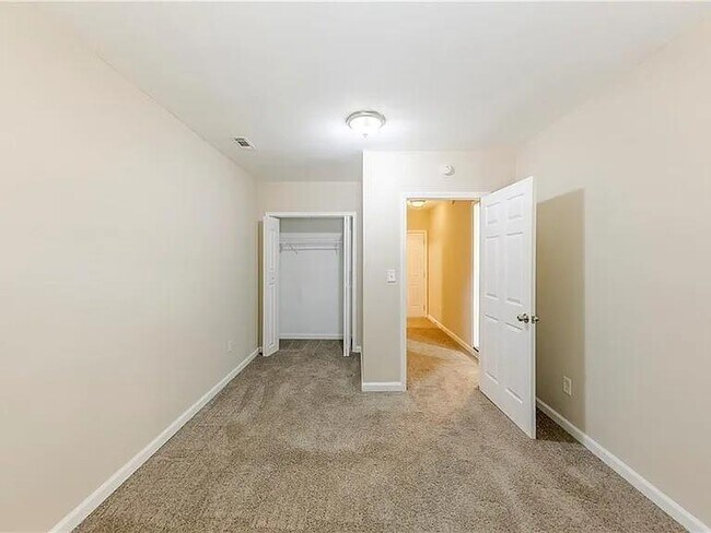 Building Photo - 3192 Belfort Rd SE
