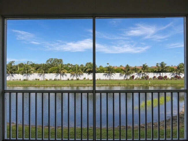 Building Photo - Modern 3BR Condo with Pond Views - Annual Rental in Seychelles Naples