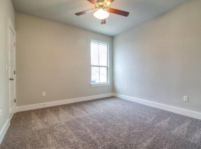 Building Photo - 7411 Pantherpaw St