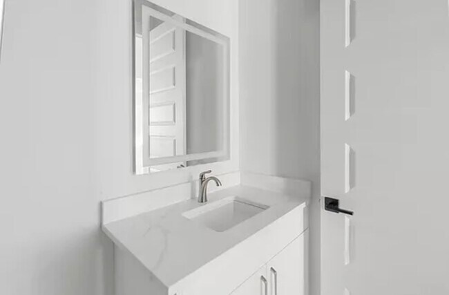 Building Photo - 2323 Carter Ave