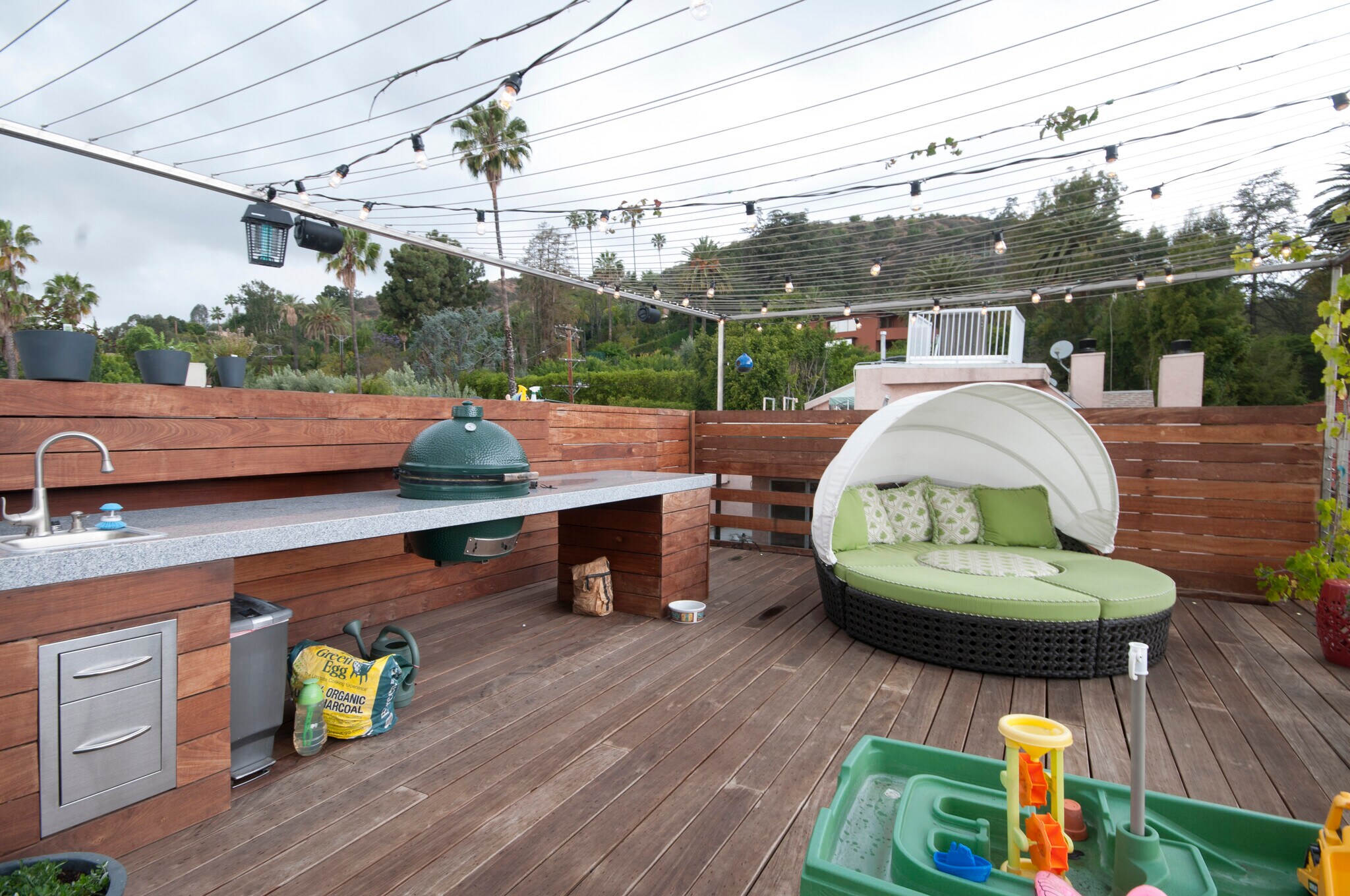 Rooftop Deck - 7121 Hillside Ave