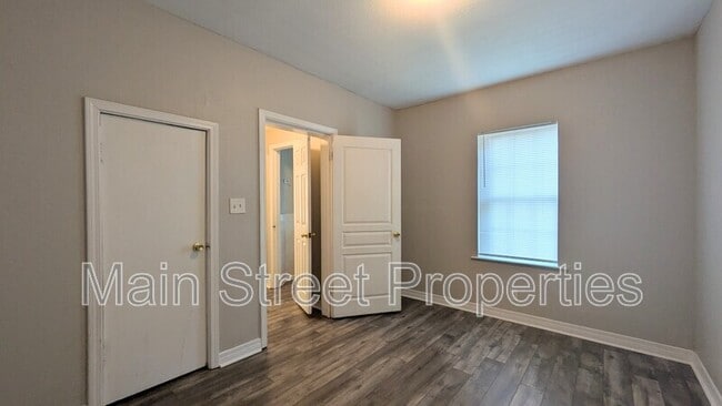 Building Photo - 3500 W Cervantes St