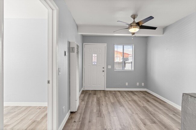 Interior Photo - 533 E 11th Street