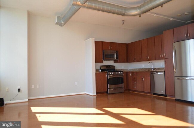 Building Photo - 811 4th St NW