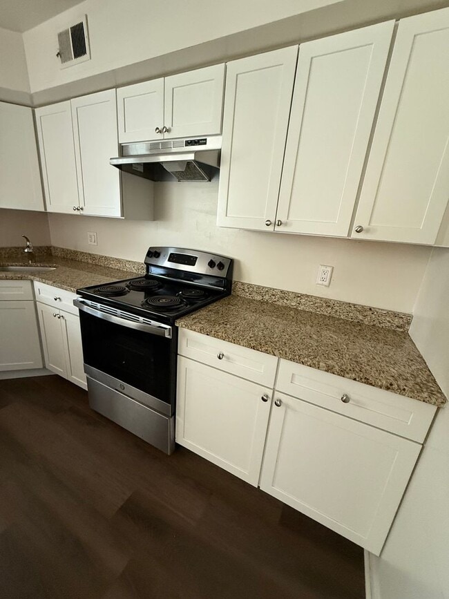 Building Photo - 2 Bed 2 Bath Condo in Council Rock School ...