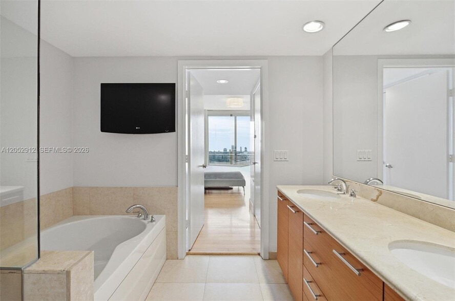 Building Photo - 50 Biscayne Blvd