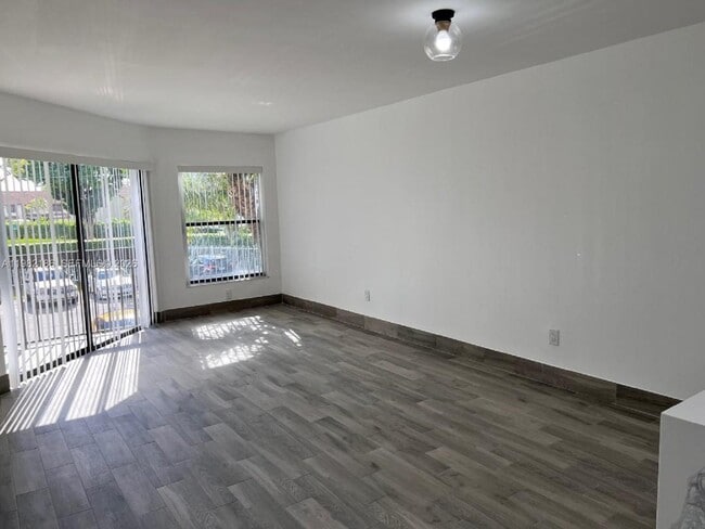 Building Photo - 8820 SW 132nd Pl