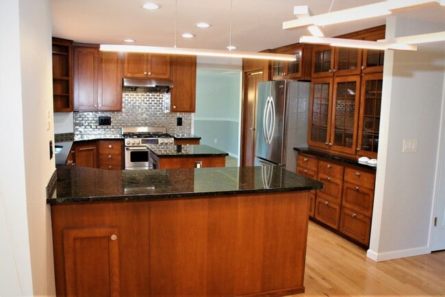 Building Photo - 321 Keach Ct