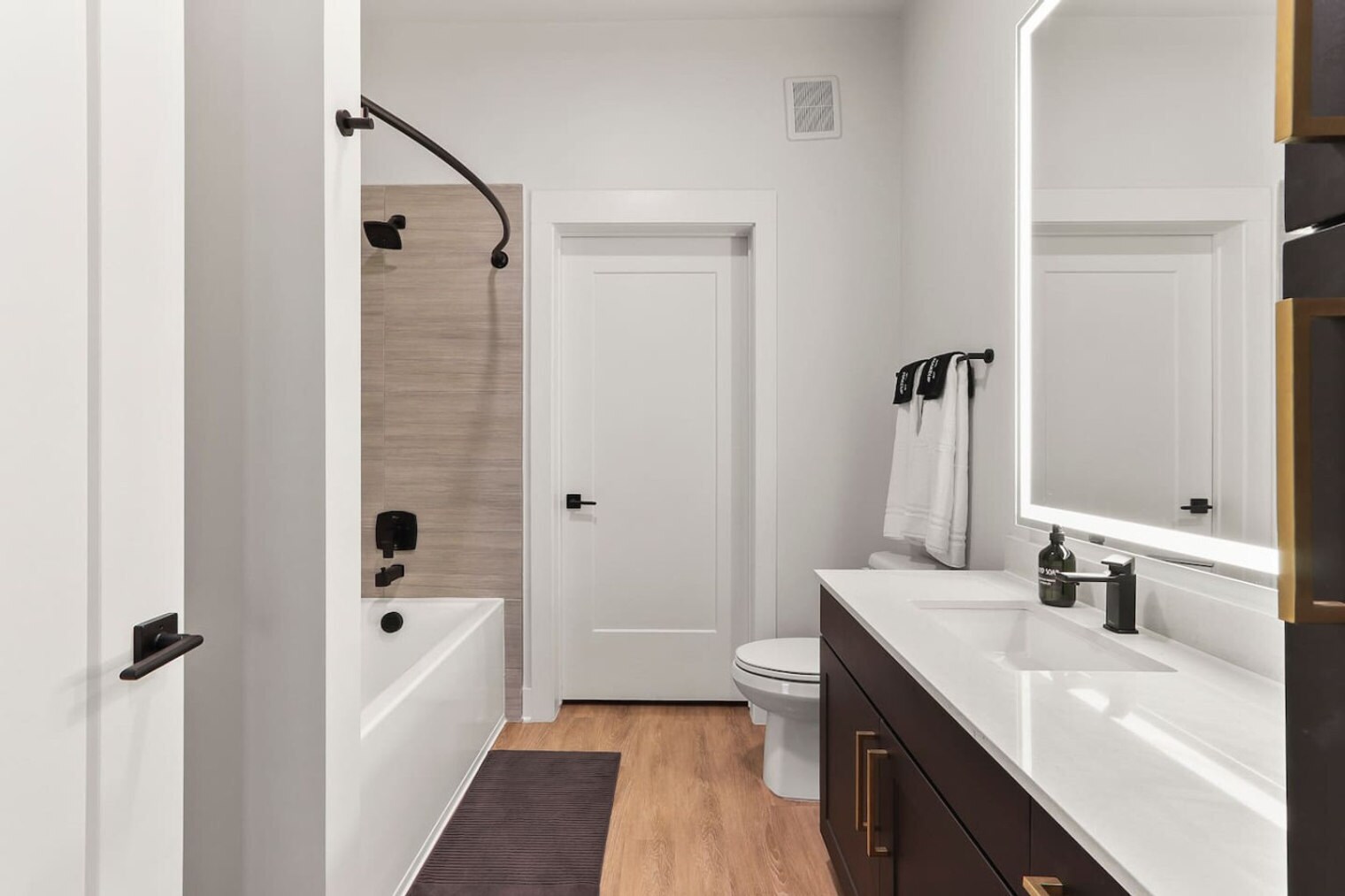 Building Photo - 1116 Gramercy Ln