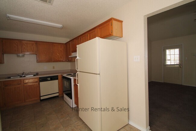 Building Photo - Southwest Killeen!