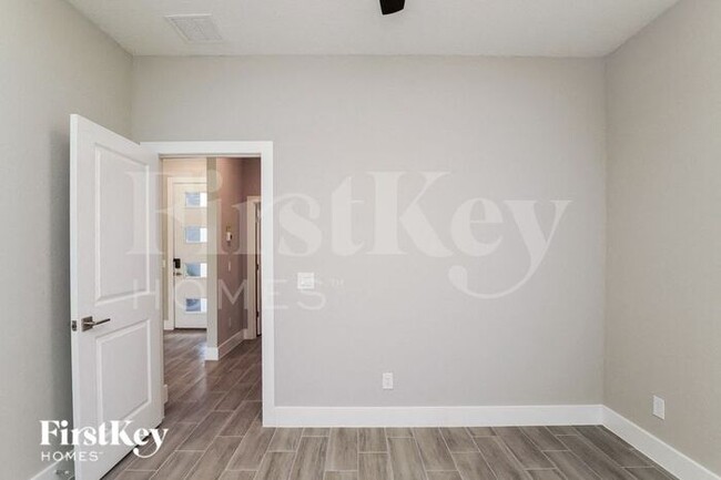Building Photo - 51 Inconnu Dr