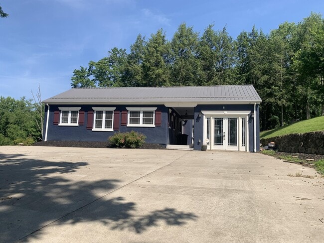 Building Photo - 204 Angel Terrace