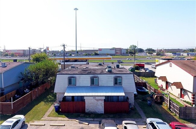 Building Photo - 2209 Mission Hill Dr