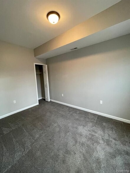 Building Photo - 1119 Custer St