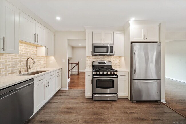 Building Photo - 1502 Carrol Ct