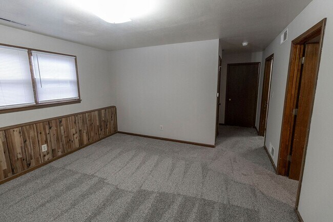 Building Photo - 4465-4467-4467 Santa Anna Dr