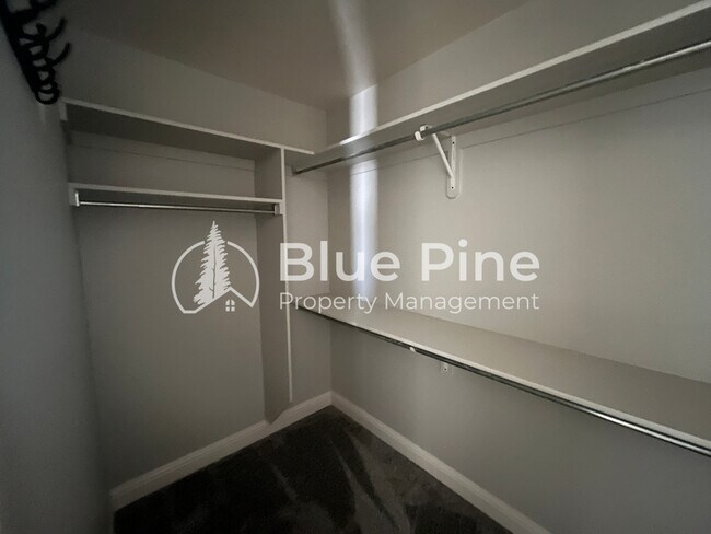 Building Photo - 3688 Shale Ave