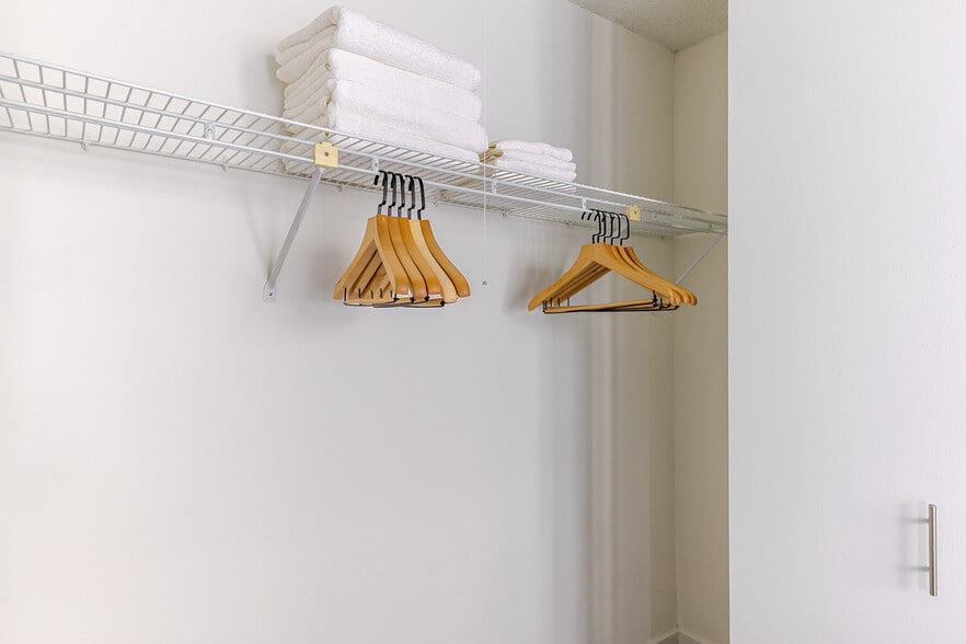 Building Photo - 77 W Huron St