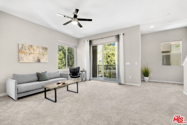 Building Photo - 746 Farrier Wy