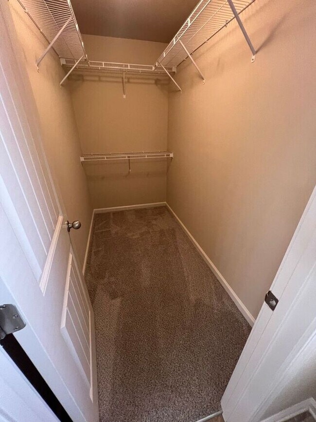 Building Photo - Beautiful 3-Bedroom, 2.5-Bath Home in Established Community!