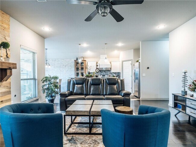 Building Photo - 130 Cisterna Dr