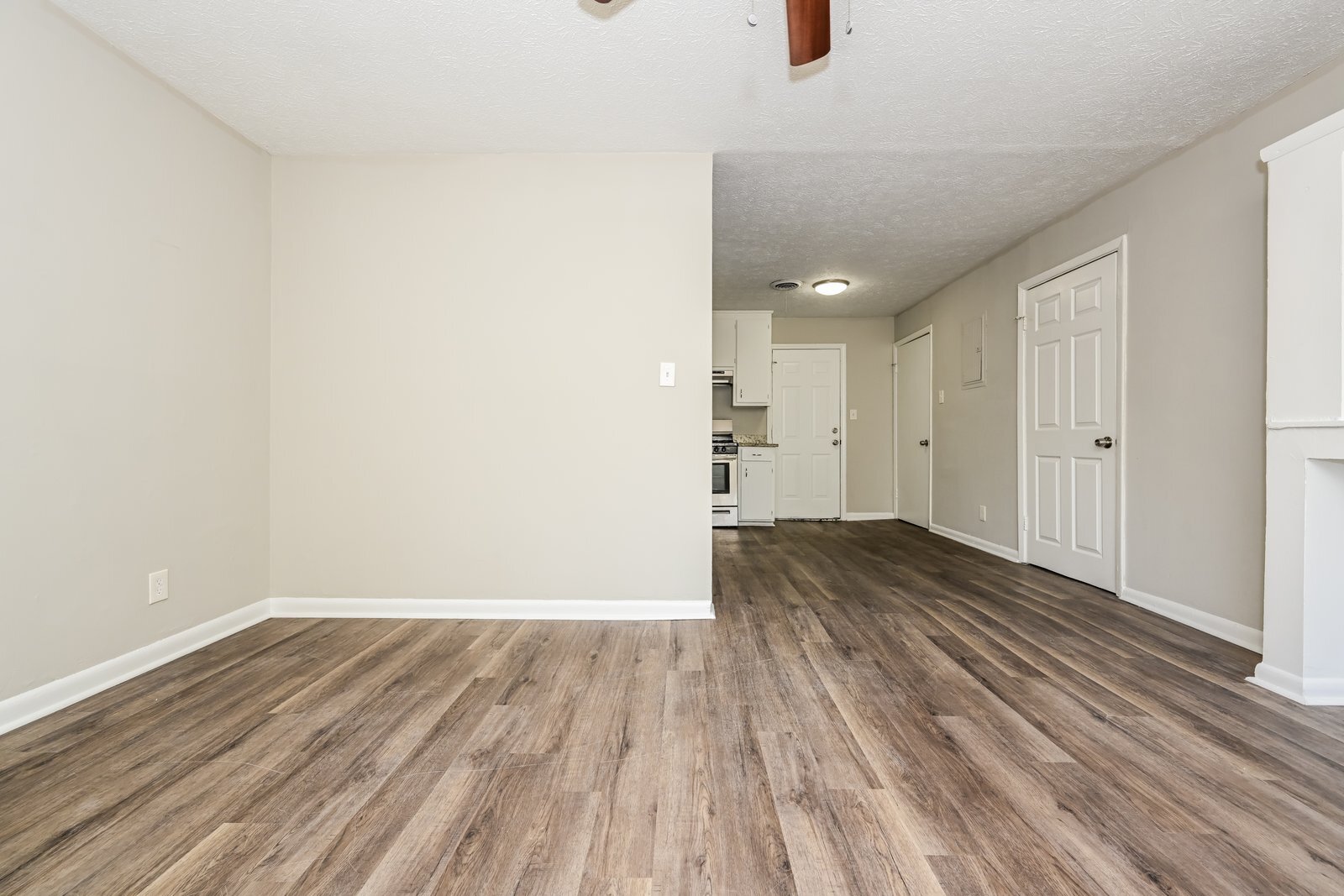 Building Photo - 4902 Gardiner Dr