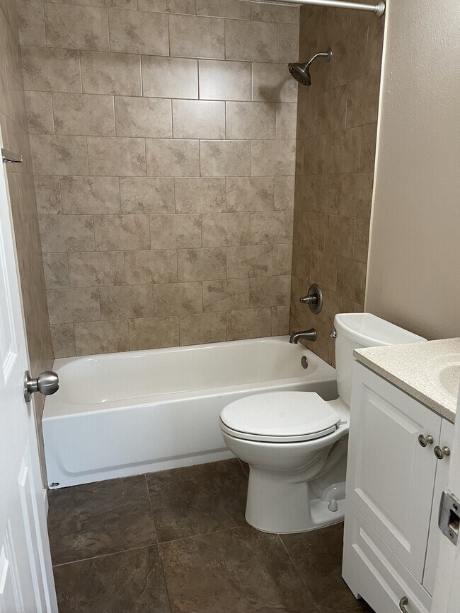 Building Photo - Maltz