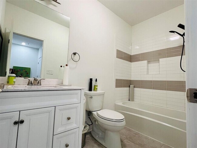 Building Photo - 6715 Encore Blvd