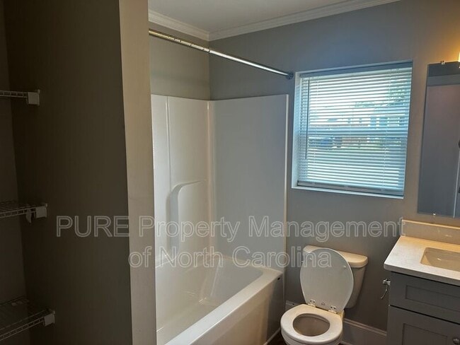 Building Photo - 1101 Woodlawn St