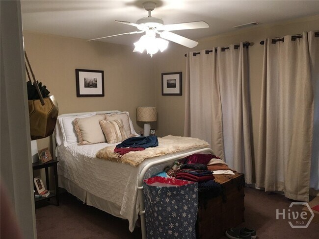 Building Photo - 490 S Barnett Shoals Rd