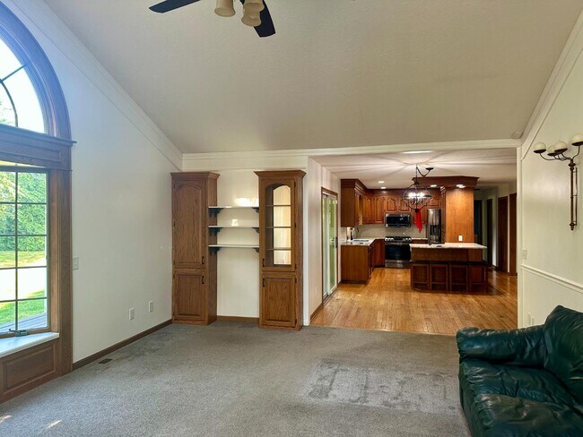 Building Photo - 6955 Salerno St NW