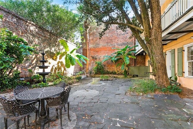 Building Photo - 1116 Royal St