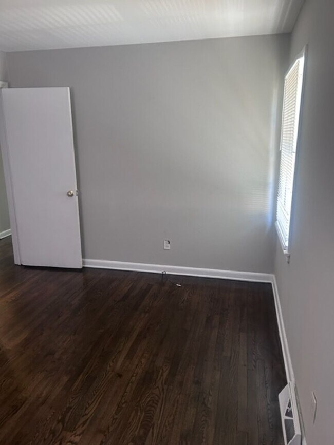 Building Photo - $500 off move in Special - 3 bedroom home