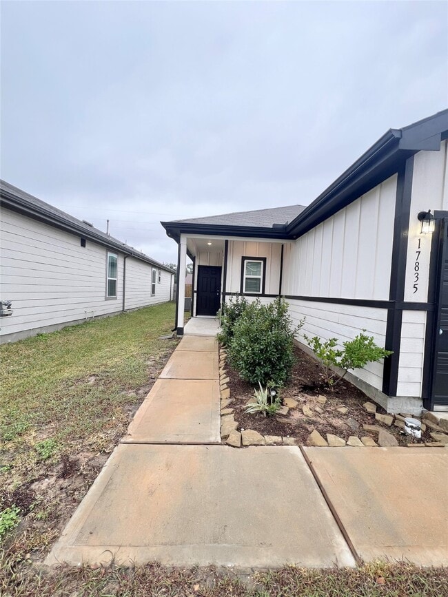 Building Photo - 17835 Plow Horse Ln