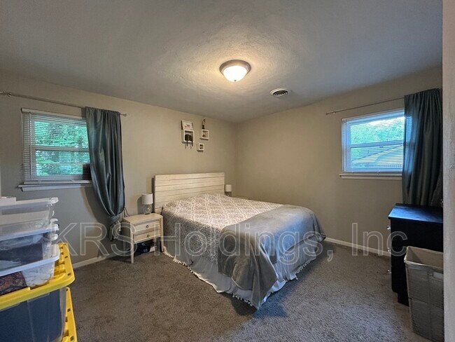 Building Photo - 3537 Forest Haven Ln