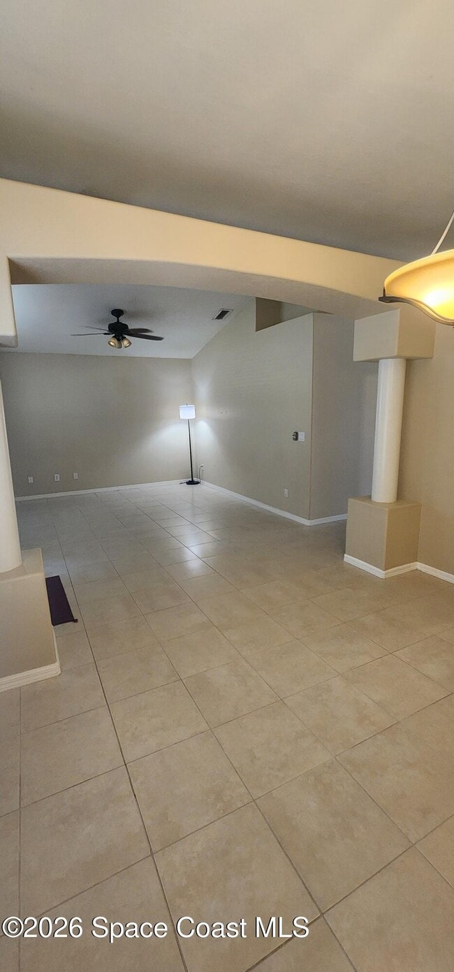 Building Photo - 3800 Sunbeam Ct