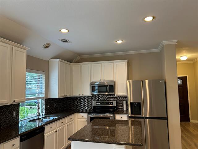 Building Photo - 11905 Stephenville Dr