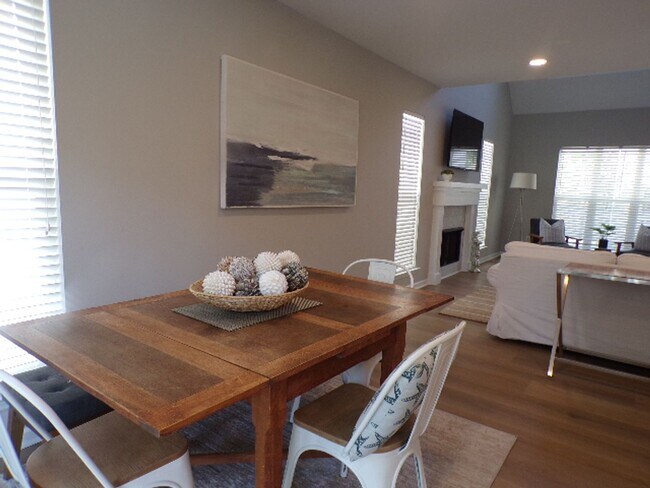Building Photo - Adorable Home Located In Yacht Cove