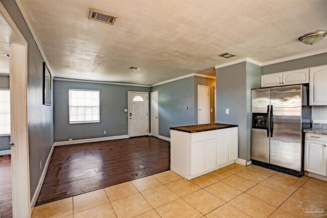 Building Photo - 4381 Bixby Cir