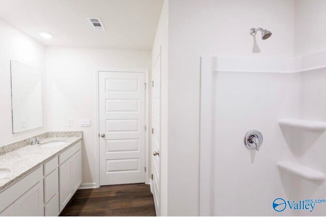 Building Photo - 398 Jackson Pt Cir