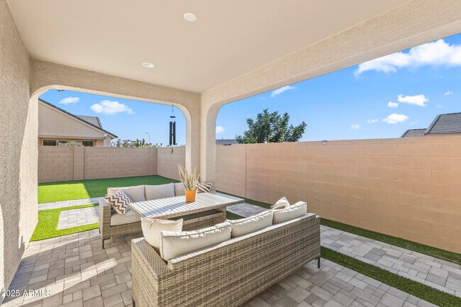 Building Photo - 5419 W Las Palmaritas Dr