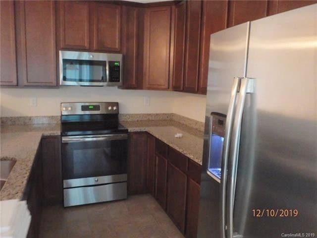 Building Photo - 2452 Madeline Meadow Dr