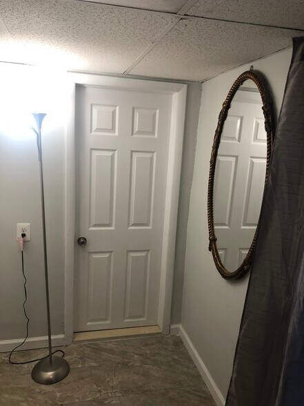 Building Photo - 6116 Washington St