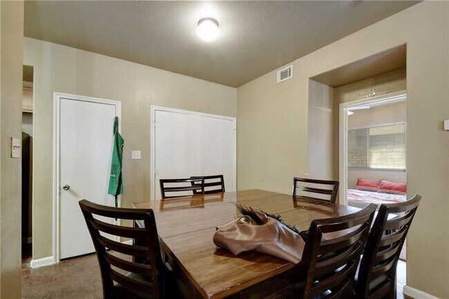 Building Photo - West Campus Complex For Lease Aug 2026!