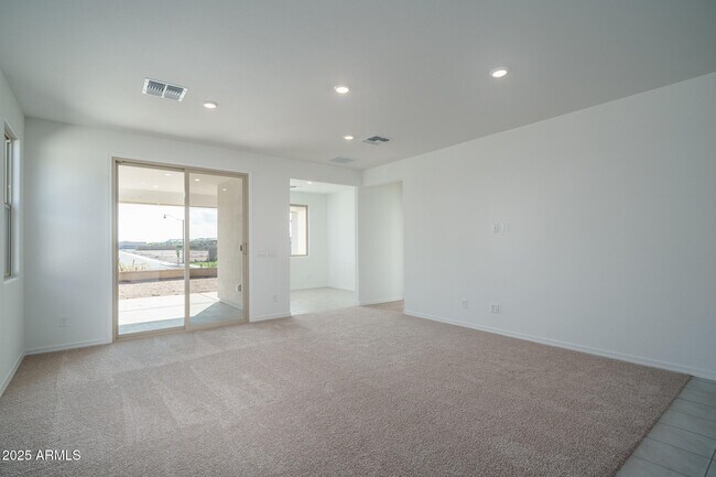 Building Photo - 20607 W Rancho Dr