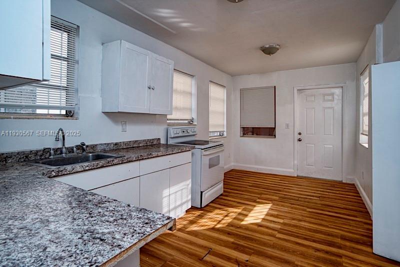 Building Photo - 3438 SW 2nd St