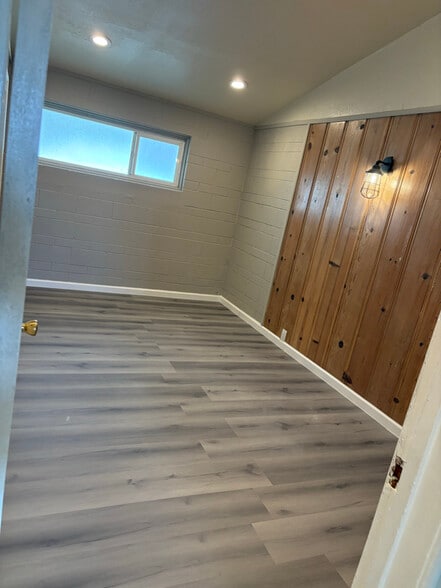 Primary Photo - 4705 Yosemite Blvd