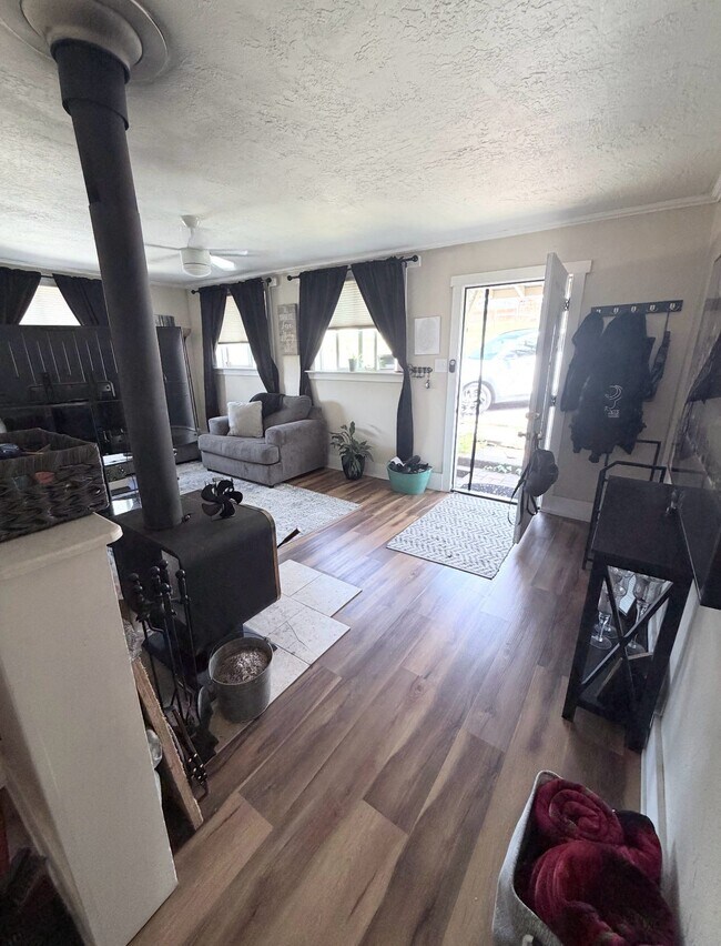 Building Photo - 1244 La Barr Mdws Rd