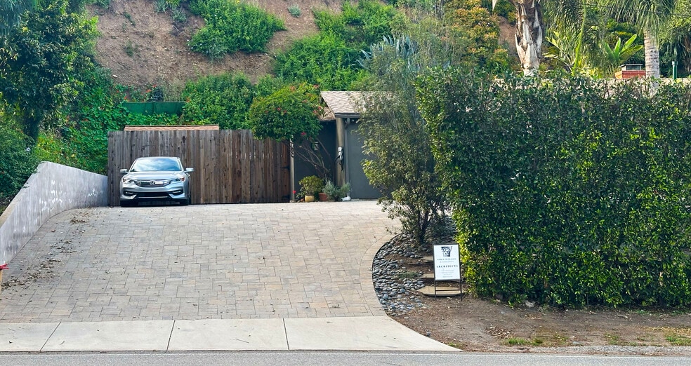 Driveway - 14501 W Sunset Blvd