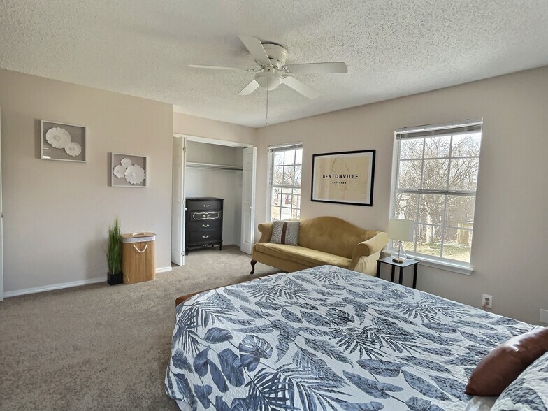 Building Photo - 601 Camellia Dr